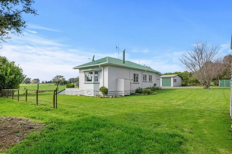 Photo of property in 35 North Manakau Road, Manakau, Levin, 5573