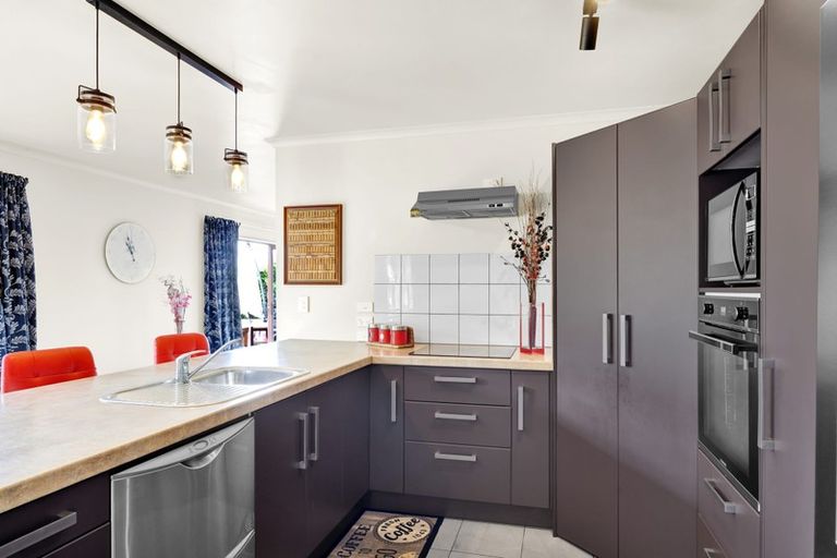 Photo of property in 320 Austin Road, Normanby, Hawera, 4673