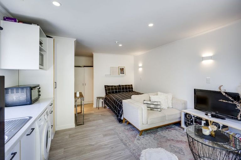 Photo of property in 23 Petane Road, Bay View, Napier, 4104