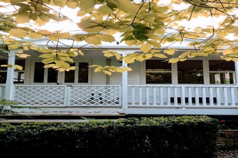 Photo of property in 2a Waller Avenue, Bucklands Beach, Auckland, 2012