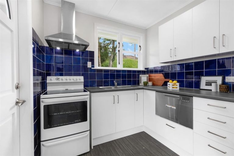 Photo of property in 107 Hampshire Street, Cannons Creek, Porirua, 5024