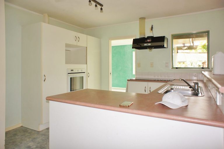 Photo of property in 6 Waylen Place, Burswood, Auckland, 2013