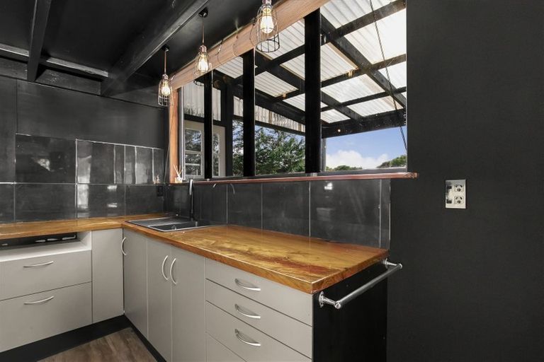 Photo of property in 42 Victoria Avenue, Waiuku, 2123