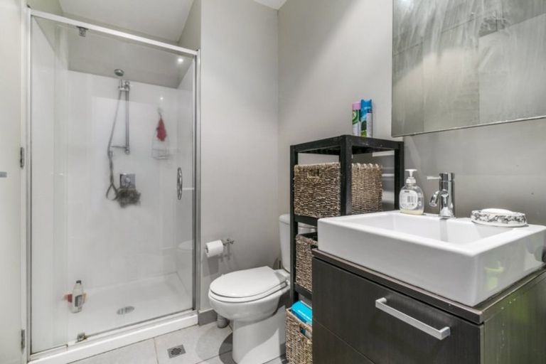 Photo of property in Shoal Haven Apartments, 106c/130 Anzac Street, Takapuna, Auckland, 0622