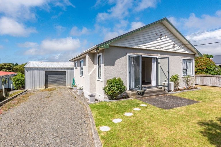 Photo of property in 33 Martin Road, Paraparaumu Beach, Paraparaumu, 5032
