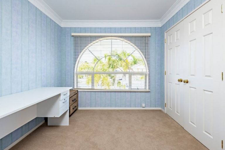 Photo of property in 20 Jane Eyre Drive, Somerville, Auckland, 2014