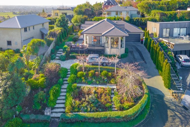 Photo of property in 41 Highcrest Heights, Westmorland, Christchurch, 8025
