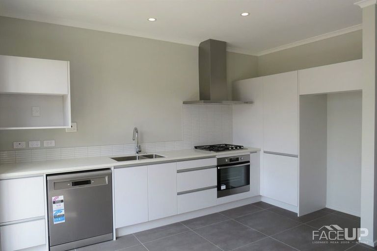 Photo of property in 28 Pukewhero Rise, Westgate, Auckland, 0614