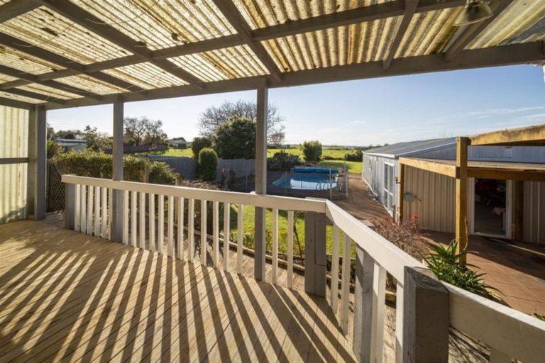 Photo of property in 9 Lupton Street, Waverley, 4510