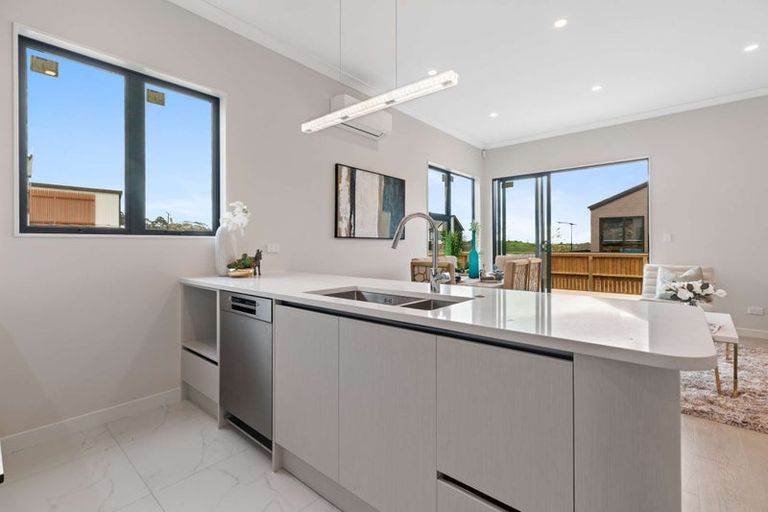 Photo of property in 30 Biokovo Street, Massey, Auckland, 0614