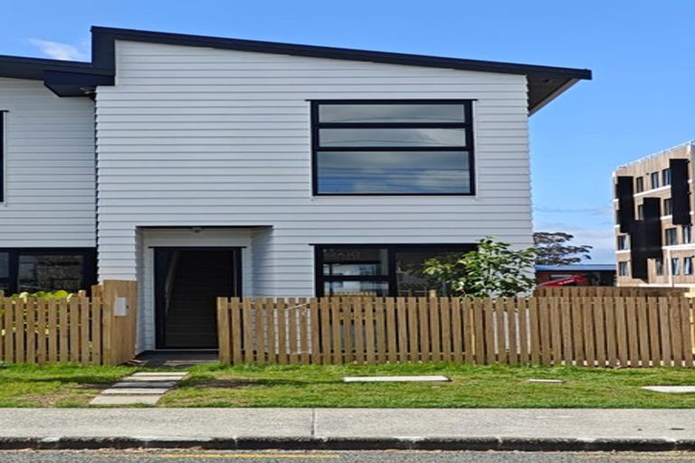 Photo of property in 150 Mcleod Road, Te Atatu South, Auckland, 0610