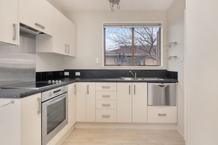 Photo of property in 32b Laing Crescent, Heathcote Valley, Christchurch, 8022