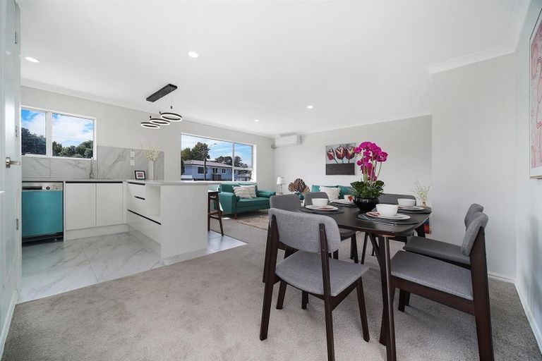 Photo of property in 2/10 Woodvale Road, Glen Eden, Auckland, 0602