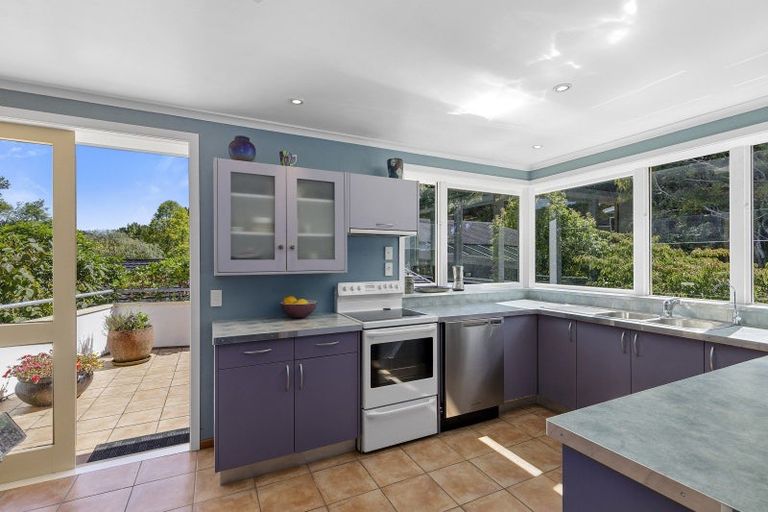Photo of property in 16 Fendalton Crescent, Pinehaven, Upper Hutt, 5019