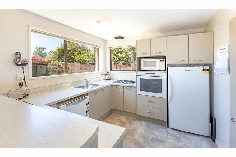 Photo of property in 24 Lodge Place, Ilam, Christchurch, 8041