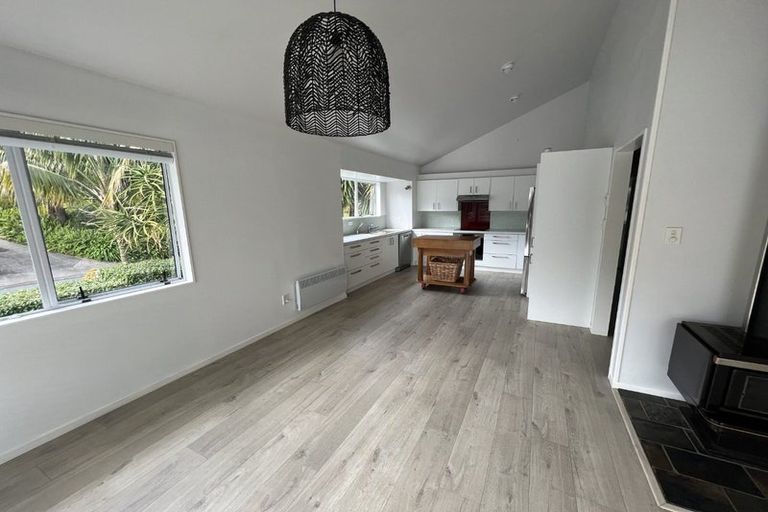 Photo of property in 1/6 Brown Street, Manly, Whangaparaoa, 0930