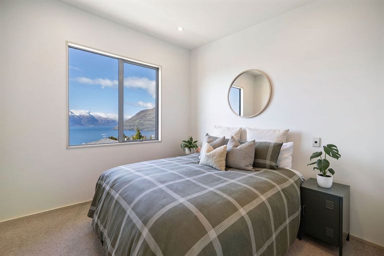 Photo of property in 36b Avalon Crescent, Fernhill, Queenstown, 9300