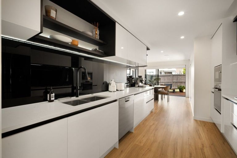 Photo of property in 2 Skua Road, Hobsonville, Auckland, 0616