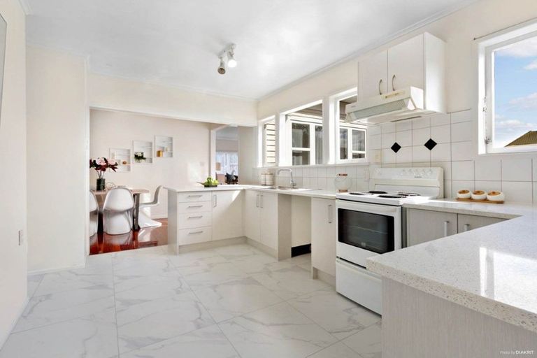 Photo of property in 3161 Great North Road, New Lynn, Auckland, 0600