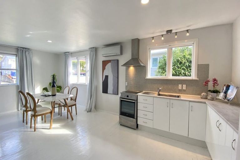 Photo of property in 12 Utting Street, Birkdale, Auckland, 0626