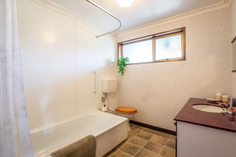 Photo of property in 15 Estuary Crescent, Fairfield, Dunedin, 9018