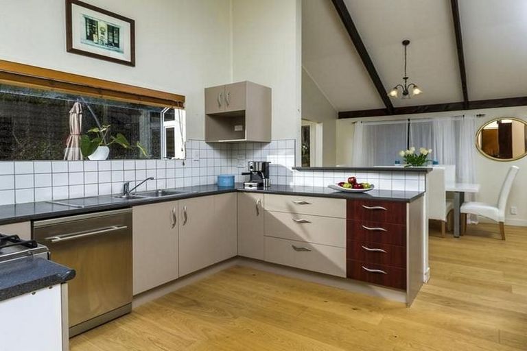 Photo of property in 43b Swann Beach Road, Stanmore Bay, Whangaparaoa, 0932