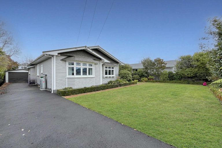Photo of property in 17 Roosevelt Avenue, St Albans, Christchurch, 8014