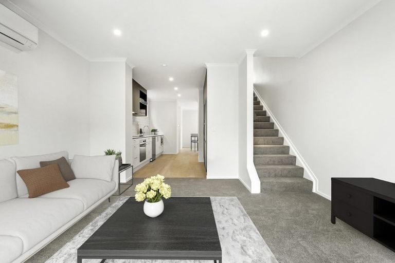 Photo of property in 5 Rauawa Lane, Hobsonville, 0616