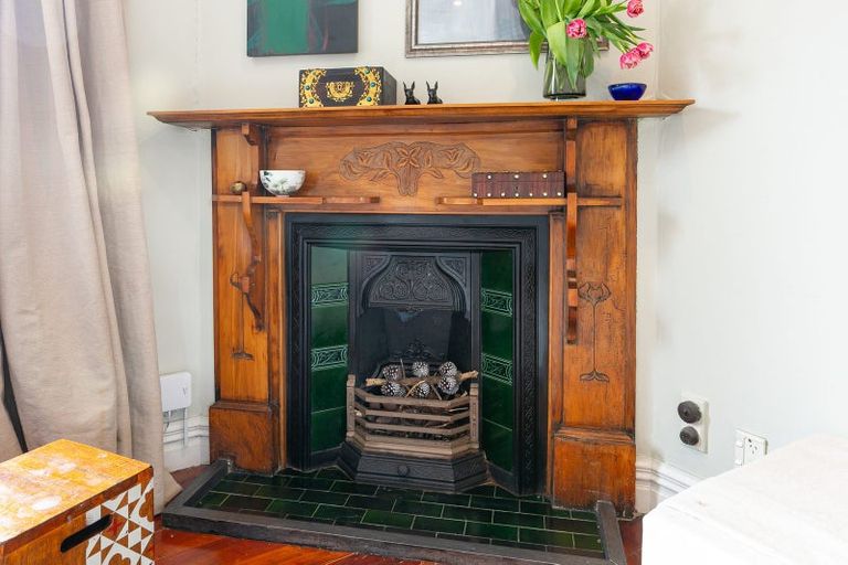 Photo of property in 32 Eden Street, Island Bay, Wellington, 6023