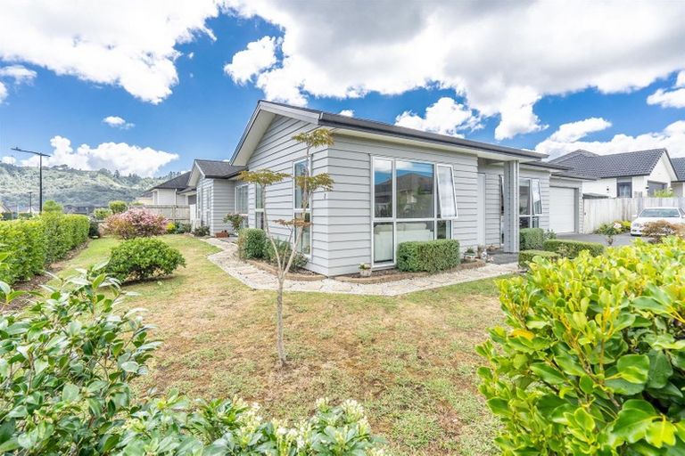 Photo of property in 8 Kohia Way, Huapai, Kumeu, 0810