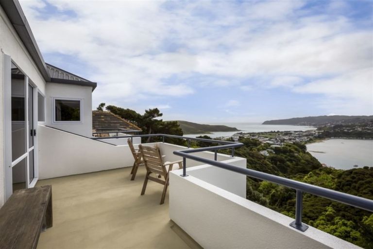 Photo of property in 37 Kahu Road, Paremata, Porirua, 5024