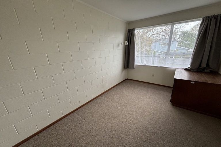 Photo of property in 6 Tiraumea Street, Palmerston North, 4410