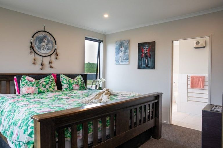 Photo of property in 12 Tui Place, Edendale, Wyndham, 9893