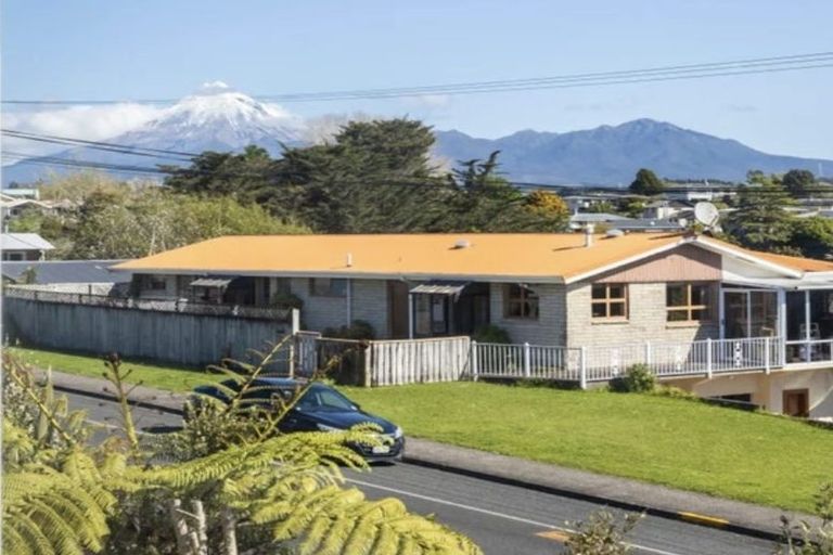 Photo of property in 300 Tukapa Street, Hurdon, New Plymouth, 4310