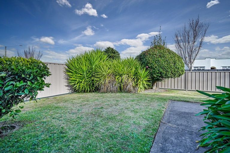 Photo of property in 3/302 Sylvan Road, Parkvale, Hastings, 4122