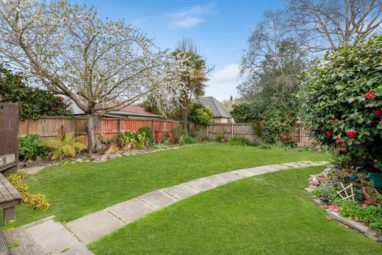 Photo of property in 126 Warren Crescent, Hillmorton, Christchurch, 8025