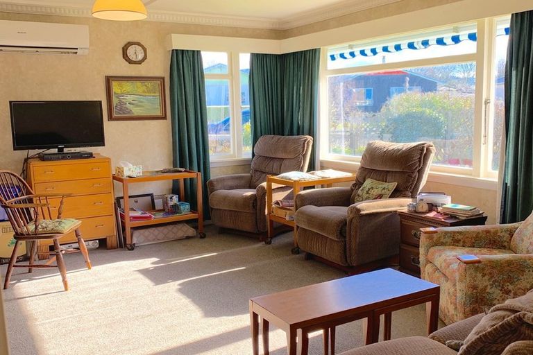 Photo of property in 61 Rhodes Street, Waimate, 7924