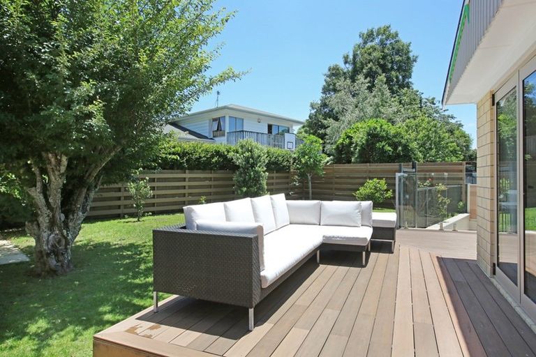 Photo of property in 10 Coulthard Terrace, Opaheke, Papakura, 2113