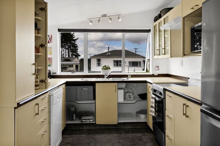 Photo of property in 6 Egmont Street, Normanby, Hawera, 4614