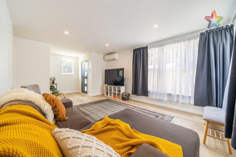 Photo of property in 14 Young Grove, Stokes Valley, Lower Hutt, 5019