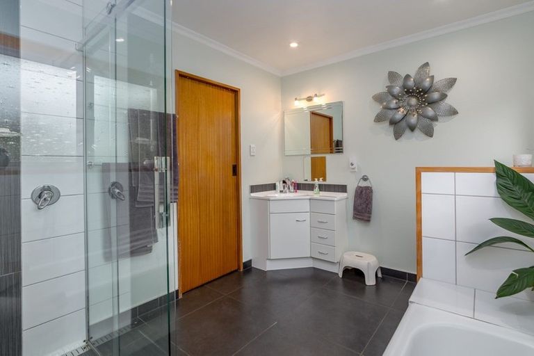 Photo of property in 22 Tiratu Road, Dannevirke, 4976