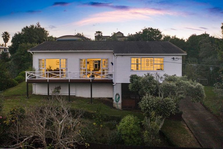 Photo of property in 9 Pah Road, Cockle Bay, Auckland, 2014