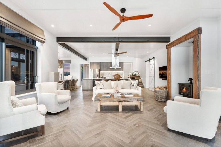 Photo of property in 10 Ida Way, Omaha, 0986