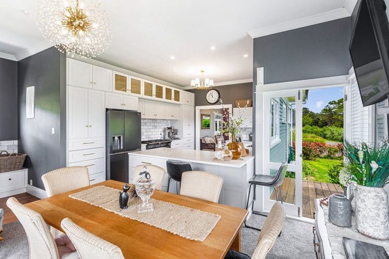 Photo of property in 147 Mcleod Road, South Head, Helensville, 0874