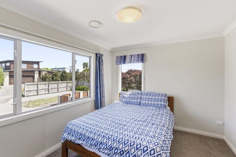 Photo of property in 10 Metzenthin Close, Raumati South, Paraparaumu, 5032