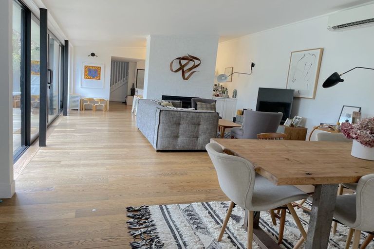 Photo of property in 21 Alfred Street, Northcote Point, Auckland, 0627