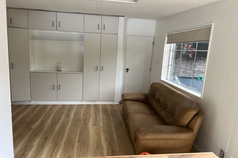 Photo of property in 35 Eugenia Rise, Totara Heights, Auckland, 2105