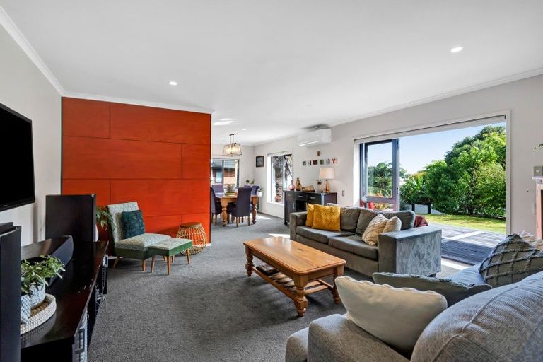 Photo of property in 19 Ashmore Drive, Frankleigh Park, New Plymouth, 4310