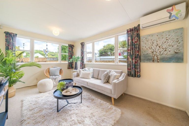 Photo of property in 1/150 Dowse Drive, Maungaraki, Lower Hutt, 5010