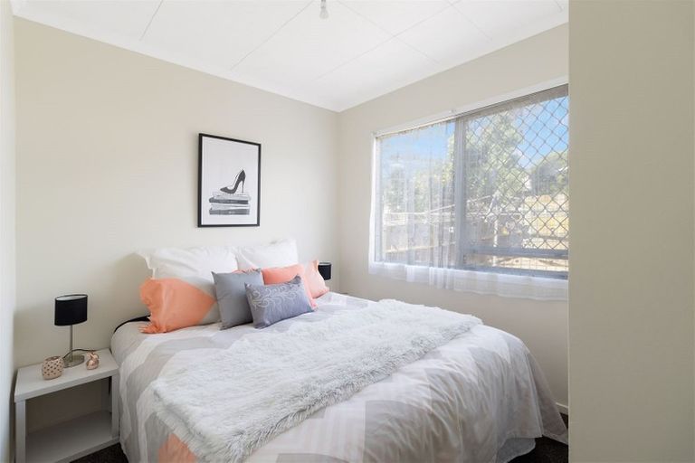 Photo of property in 72a Astley Avenue, New Lynn, Auckland, 0600